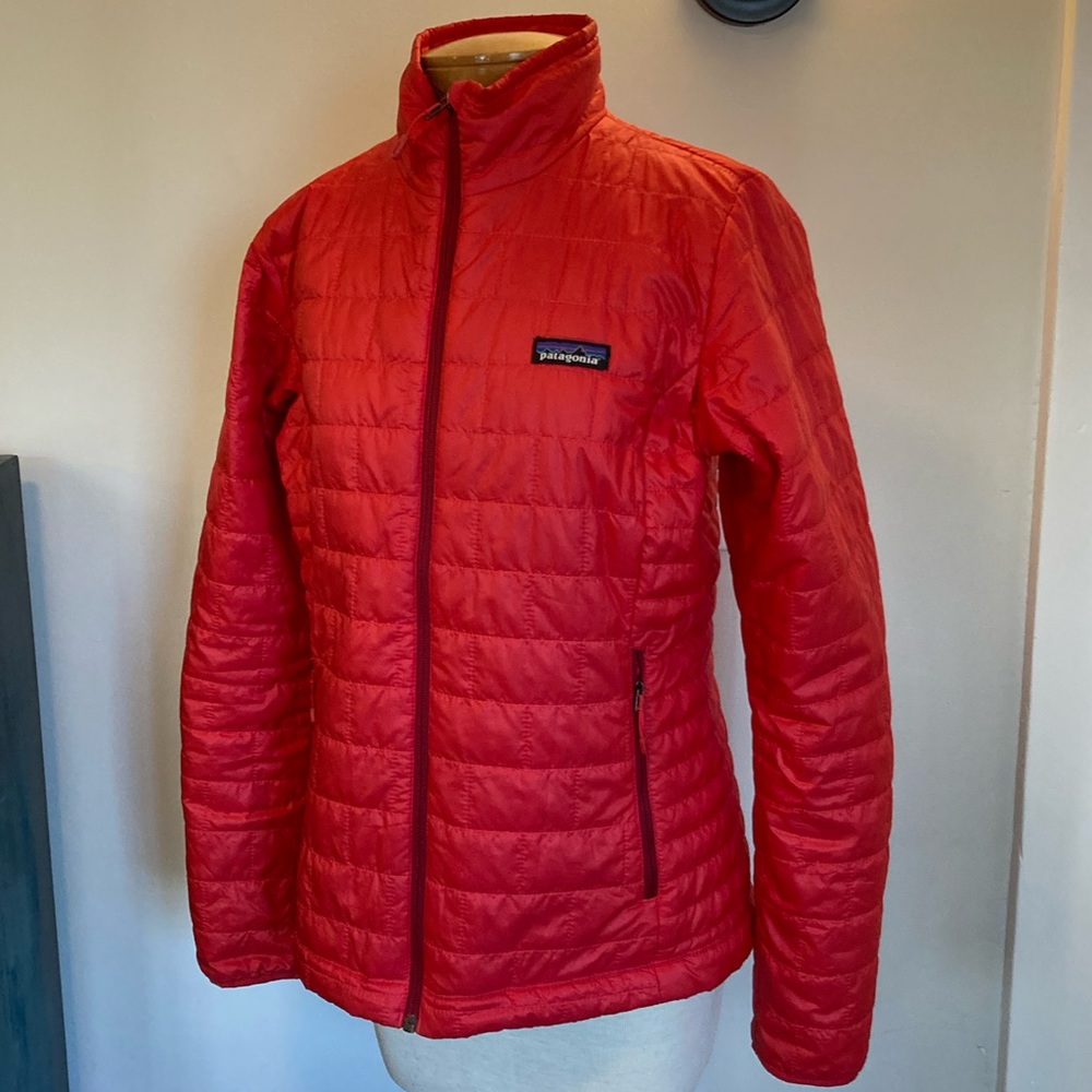 Patagonia women’s medium nano puff jacket bright red